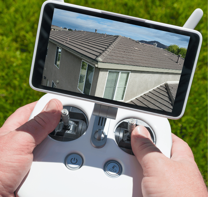 Démoussage de toiture par un drone à Beaune